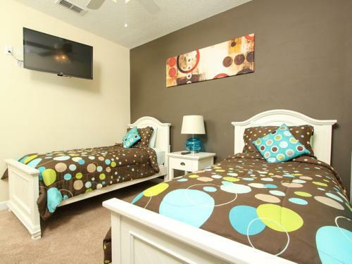 Villa Majesty Palm Townhome 8932