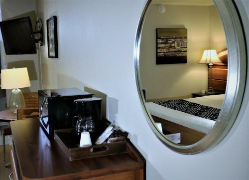 Motel Monte Carlo Inn- Near Disney
