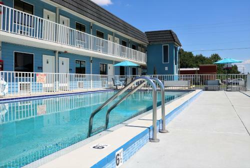 Motel Monte Carlo Inn- Near Disney
