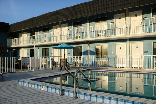 Motel Monte Carlo Inn- Near Disney
