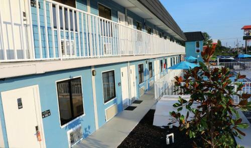 Motel Monte Carlo Inn- Near Disney