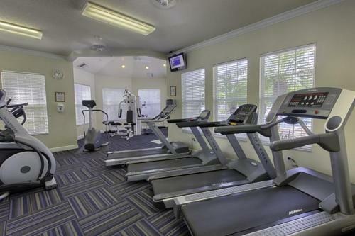 Beautiful 4 Bedroom 3 Bath Pool Home In Gated Resort