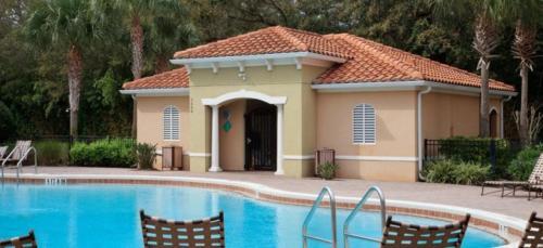 Glamorous 4 Bedroom 3.5 Bath End Unit Town Home Located In Compass Bay