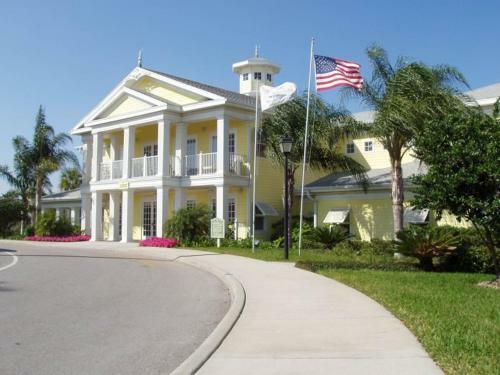 Lovely 3 Bedroom 2 Bath Condo With Lake View
