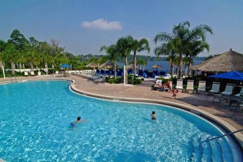 Lovely 3 Bedroom 2 Bath Condo With Lake View