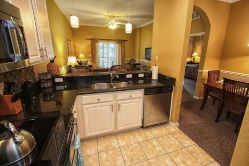 Lovely 3 Bedroom 2 Bath Condo With Lake View