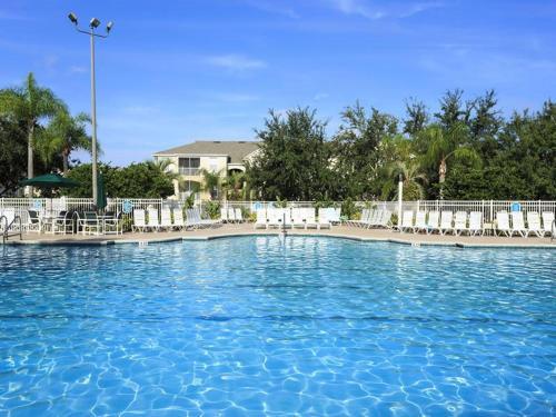 Spacious 4 Bed Pool Home Near Disney In Gated Resort