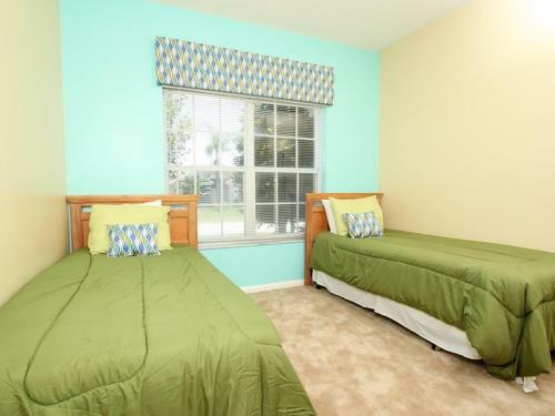 Spacious 4 Bed Pool Home Near Disney In Gated Resort