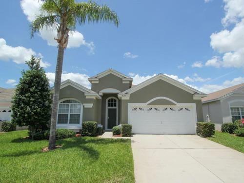 Spacious 4 Bed Pool Home Near Disney In Gated Resort