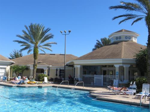 Spacious 4 Bed Pool Home Near Disney In Gated Resort