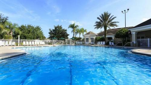 Spacious 4 Bed Pool Home Near Disney In Gated Resort