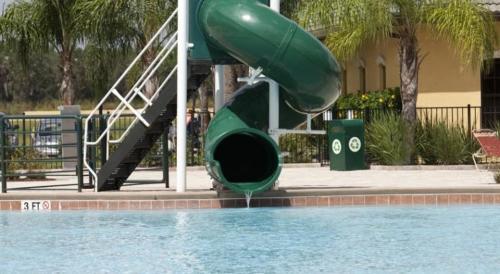 4 Bedroom 3 Bath Town Home With Pool In Paradise Palms