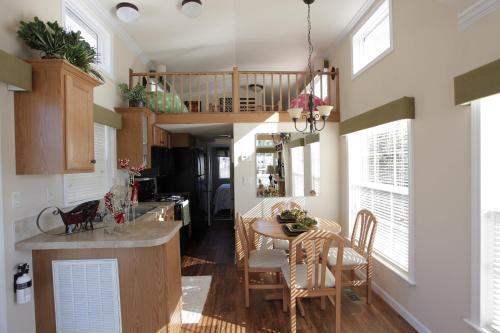 Sherwood Forest Premium Loft Cottage 11