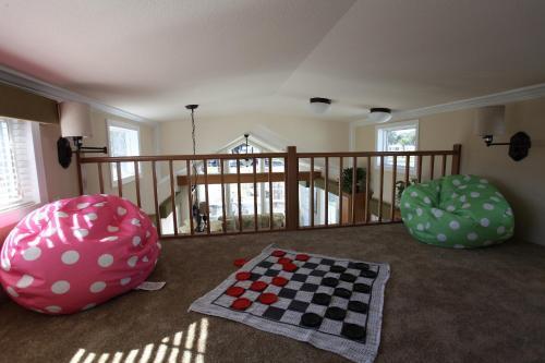 Sherwood Forest Premium Loft Cottage 11