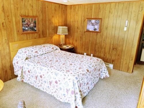 White Mountain Motel And Cottages