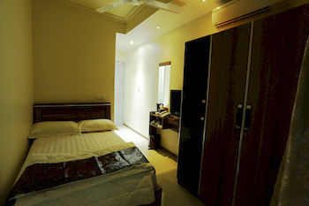 Hotel Surfview Raalhugandhu