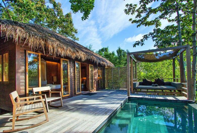 Hotel Haadtien Beach Resort