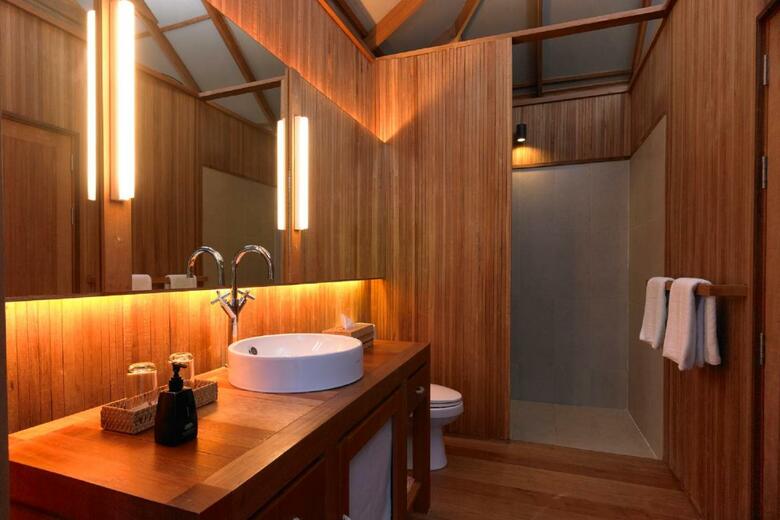Hotel Haadtien Beach Resort