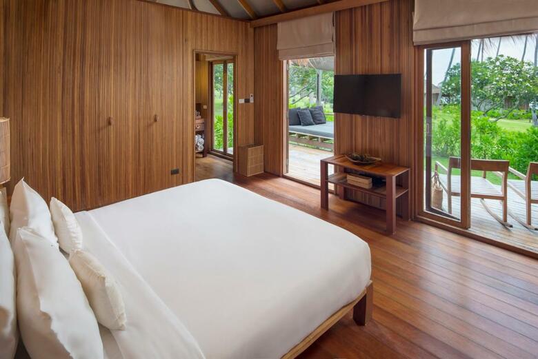 Hotel Haadtien Beach Resort