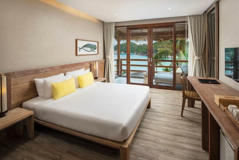 Hotel Haadtien Beach Resort
