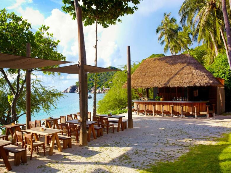 Hotel Haadtien Beach Resort