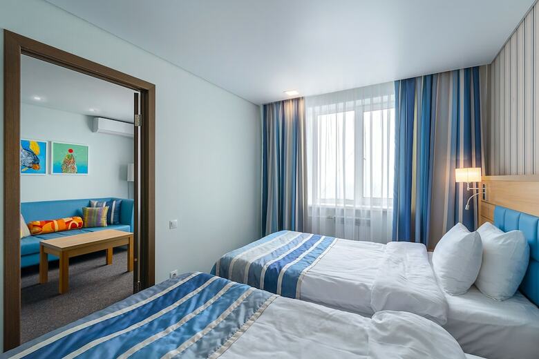 Hotel Equator