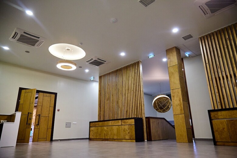 Hotel Equator