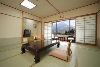 Hotel Yufuin Sansuikan