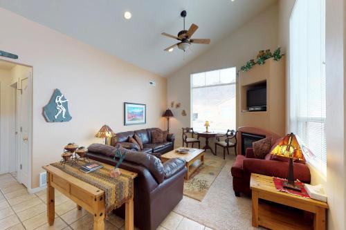 Rim Village H4