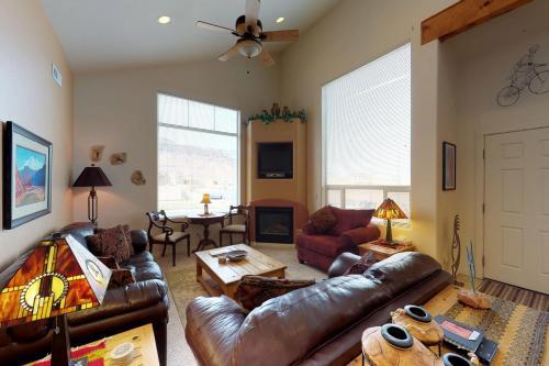 Rim Village H4