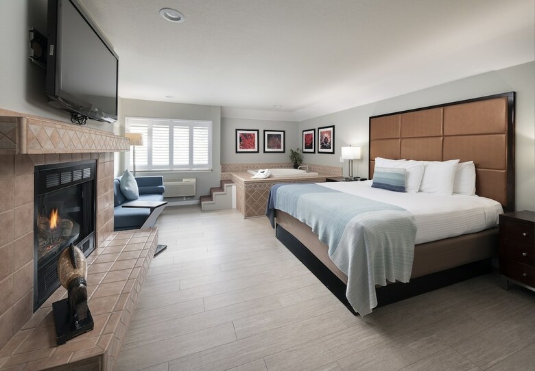 Hotel Mariposa Inn And Suites