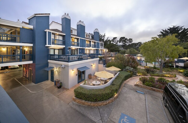 Hotel Mariposa Inn And Suites