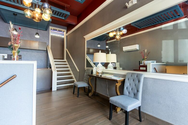 Kalika Hotel