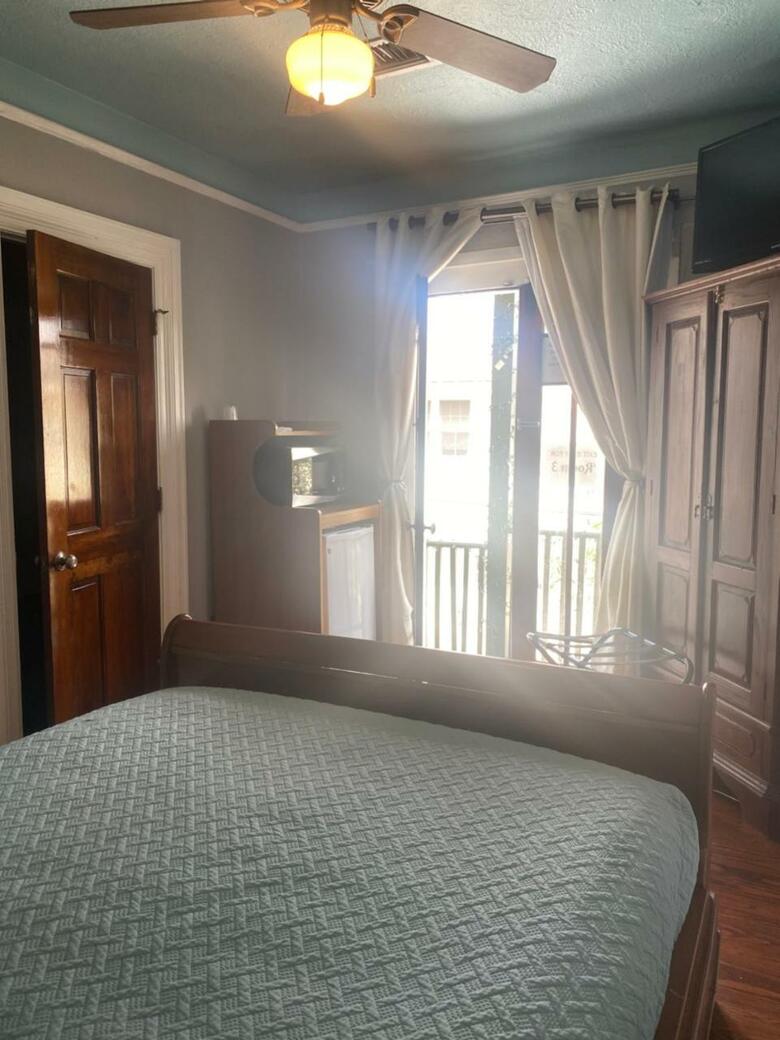 Bed & Breakfast Balcony Guest House
