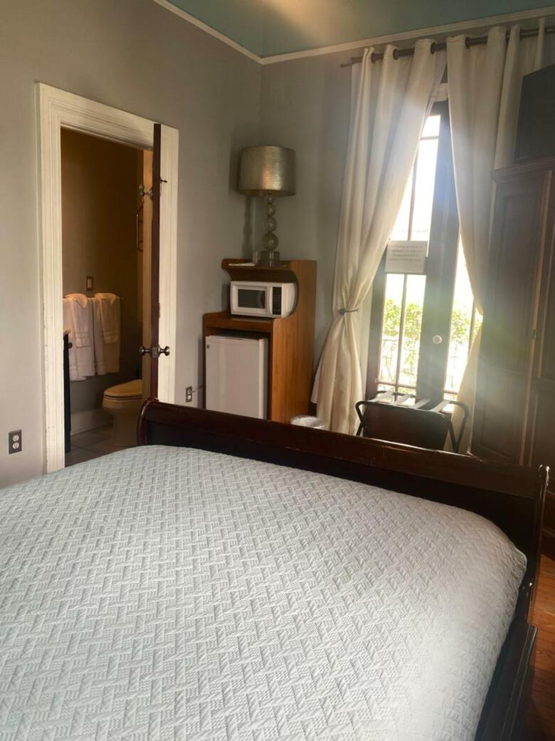Bed & Breakfast Balcony Guest House