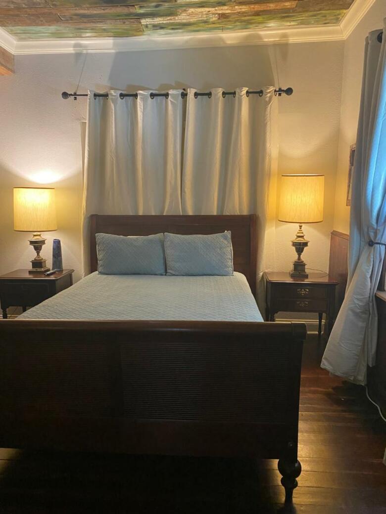 Bed & Breakfast Balcony Guest House