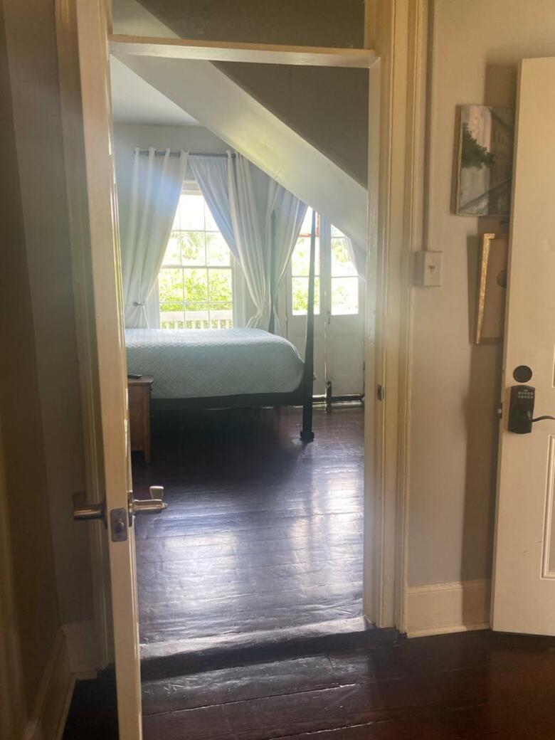 Bed & Breakfast Balcony Guest House