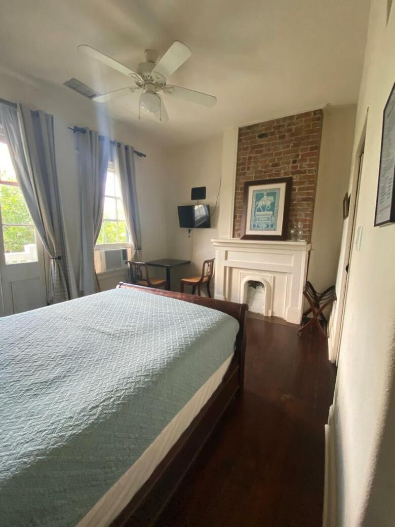 Bed & Breakfast Balcony Guest House