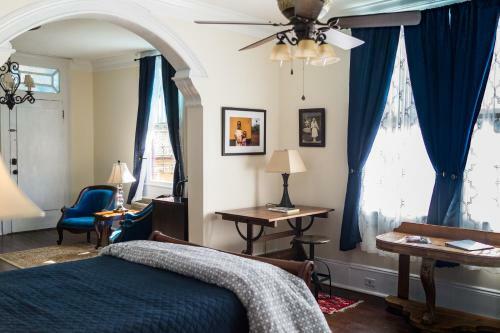 Hostal Blue60 Guest House