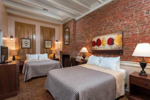 French Quarter Suites Hotel