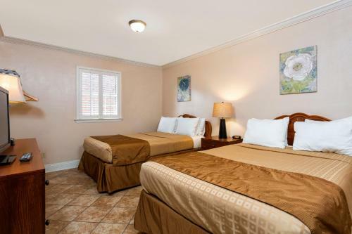 French Quarter Suites Hotel