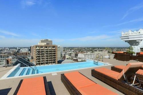 Apartamento Couples Getaway Rooftop Walk Everywhere 2bdr