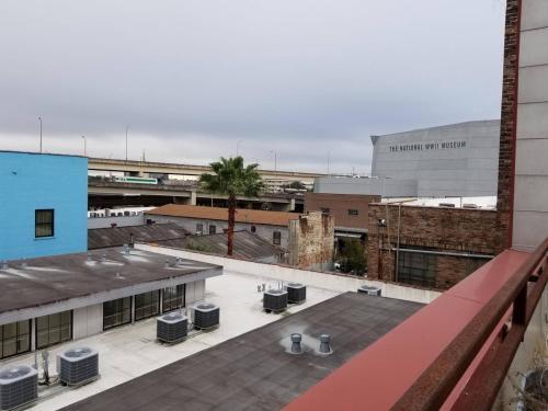 Apartamento Two-bedroom, Two-bath Industrial Apt In Nola C.b.d.