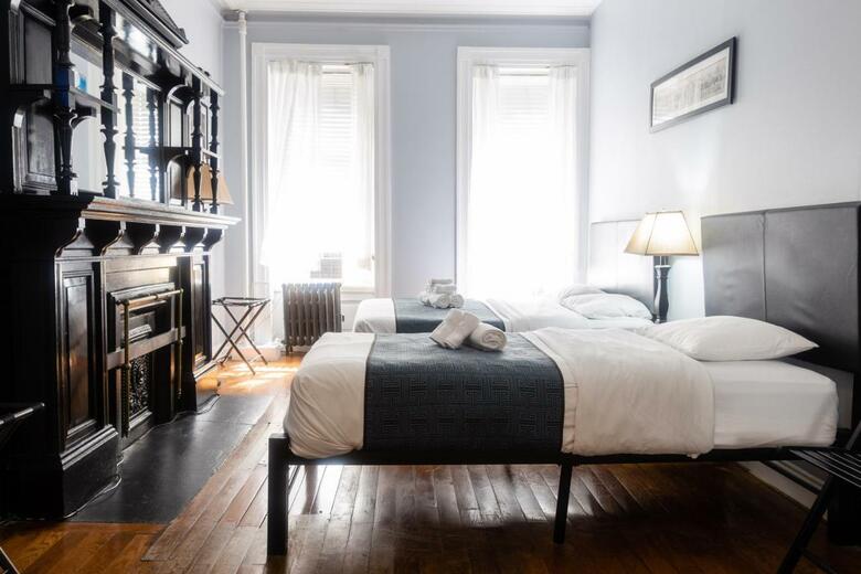 Hostal The Central Park North