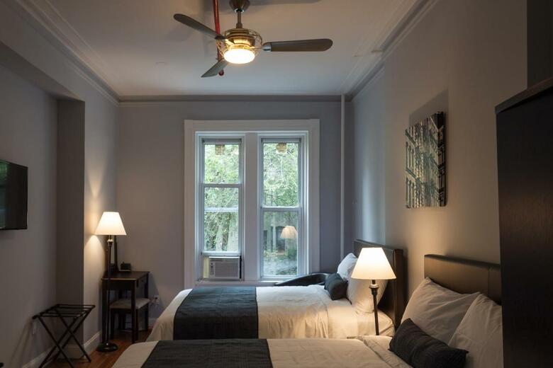 Hostal The Central Park North