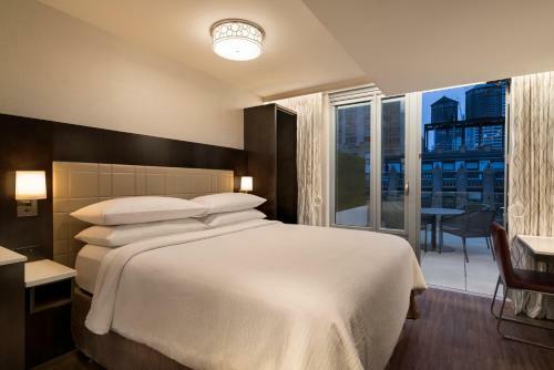 Hotel Embassy Suites By Hilton New York Manhattan Times Square