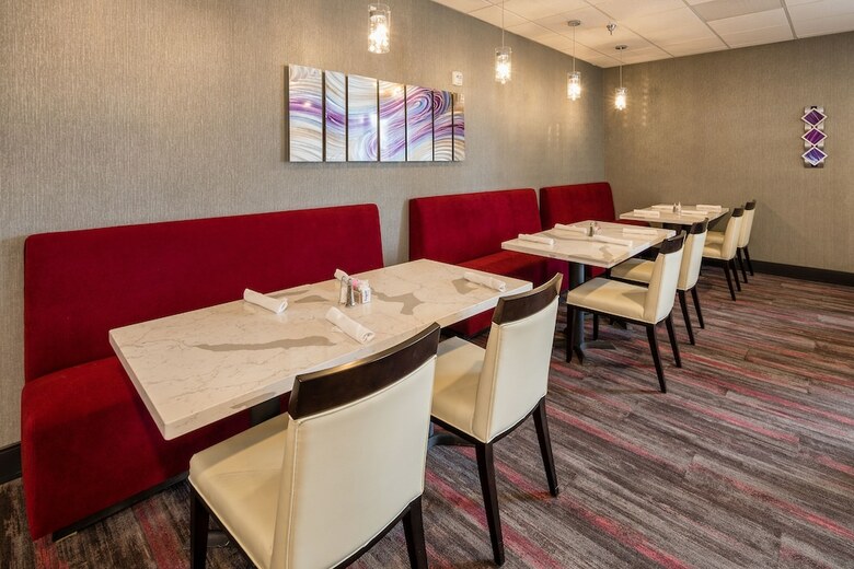 Radisson Hotel Oakland Airport