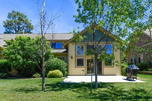 Whispering Pines 1025
