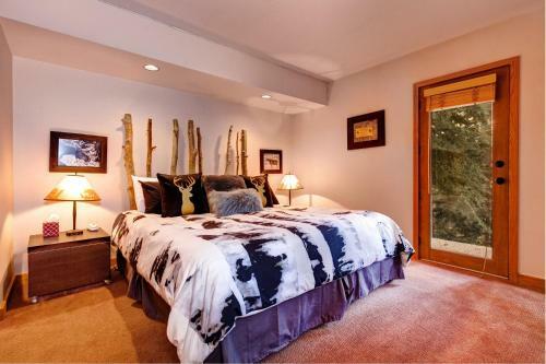 Abode At Ontario Lodge