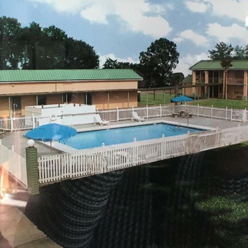 Motel Garden Inn & Suites